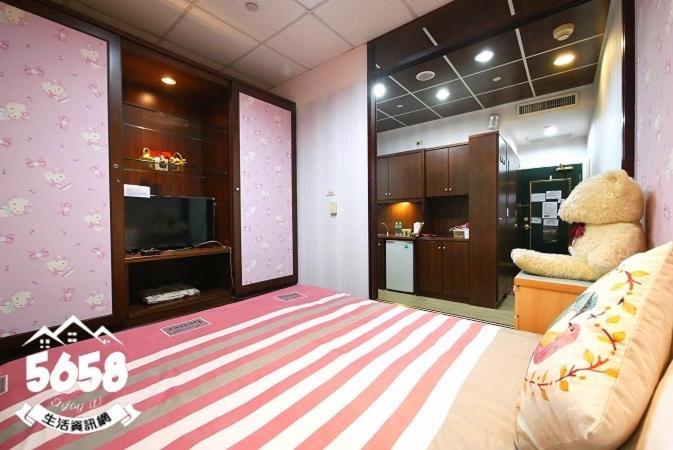 85旅行家 Lejlighed Kaohsiung Eksteriør billede