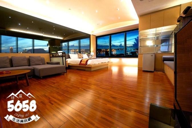 85旅行家 Lejlighed Kaohsiung Eksteriør billede