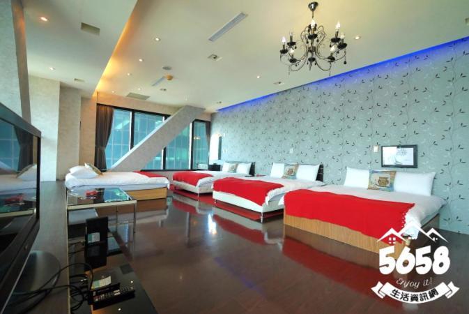 85旅行家 Lejlighed Kaohsiung Eksteriør billede